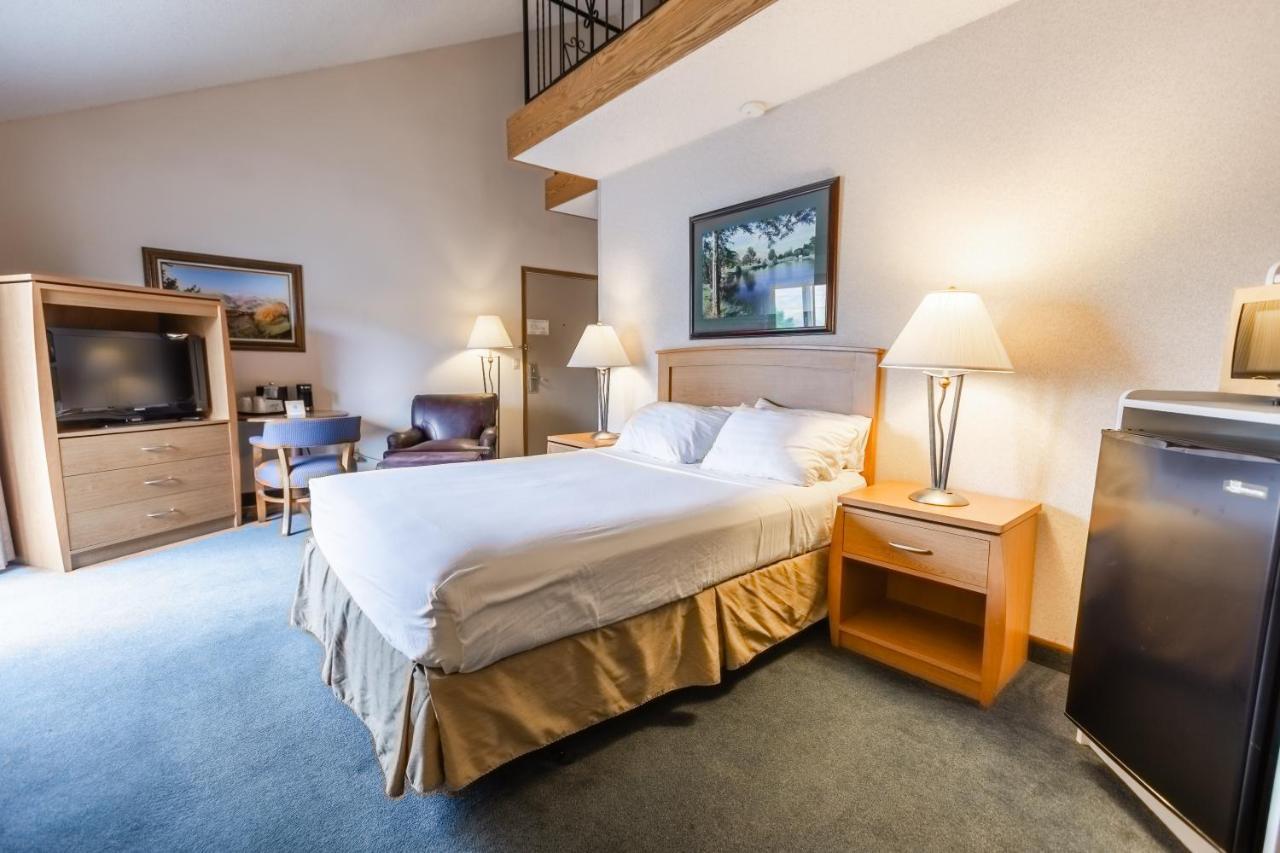 Rivertree & Hotel Clarkston